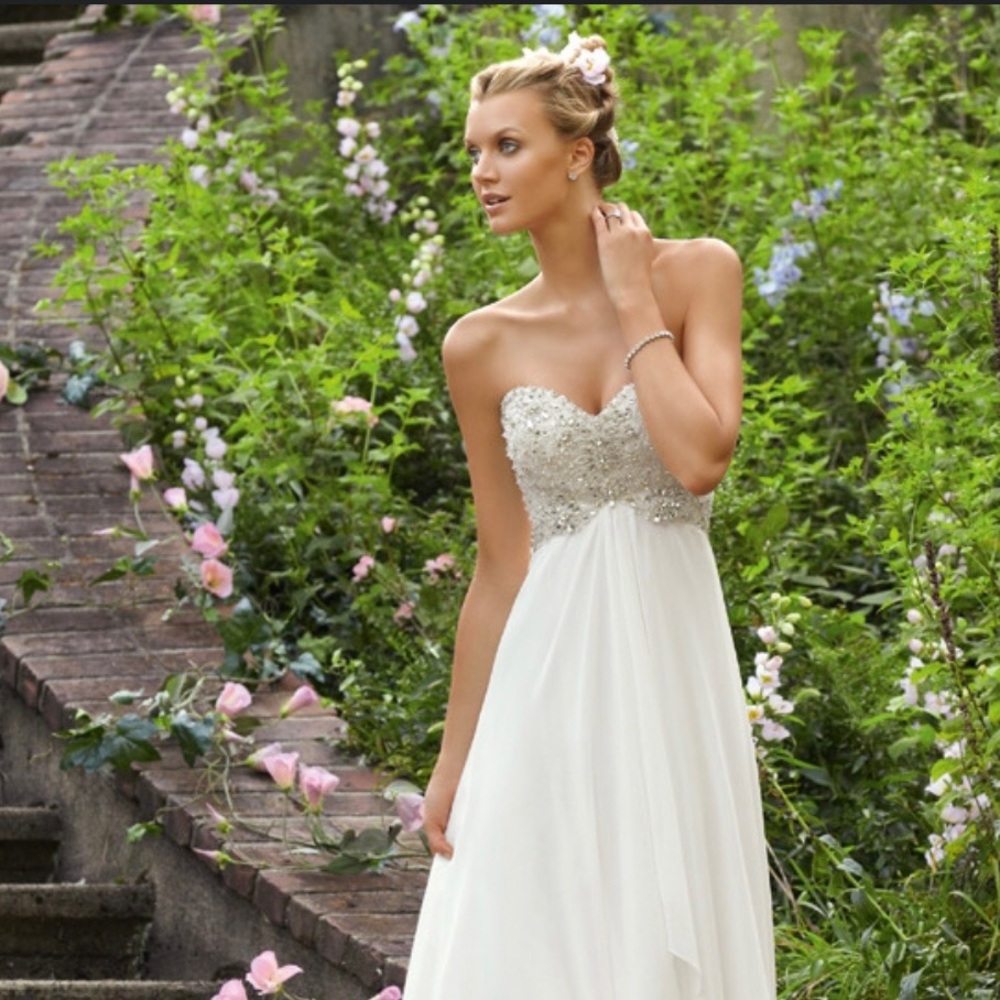 Wedding dress, Mori Lee-Madeline Gardner, strapless, beaded bodice w/ headpiece